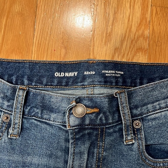 OLD Navy men’s Athletic Taper built-in flex jeans size 32X30 . - Picture 2 of 9